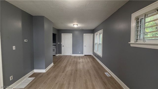10404 Grandview Avenue, Cleveland, OH 44104