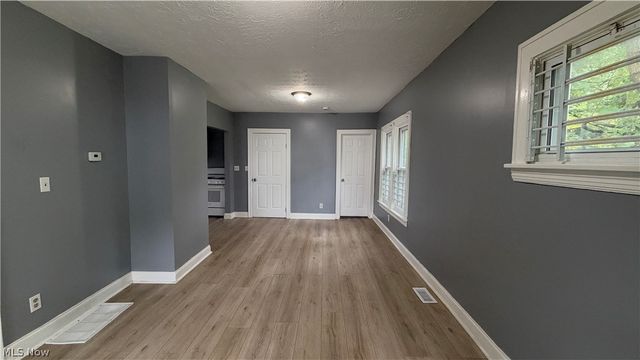 10404 Grandview Avenue, Cleveland, OH 44104