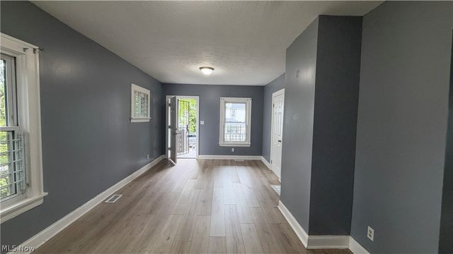 10404 Grandview Avenue, Cleveland, OH 44104