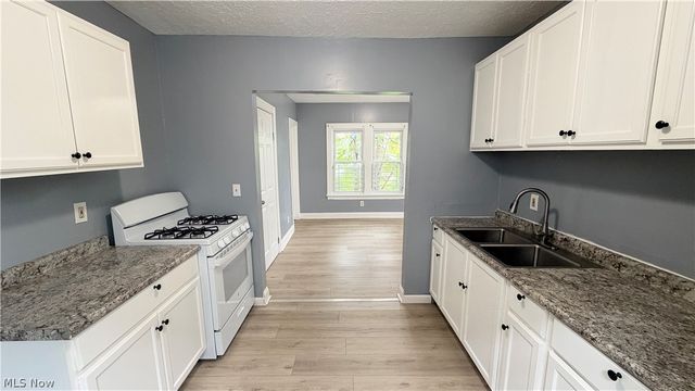 10404 Grandview Avenue, Cleveland, OH 44104