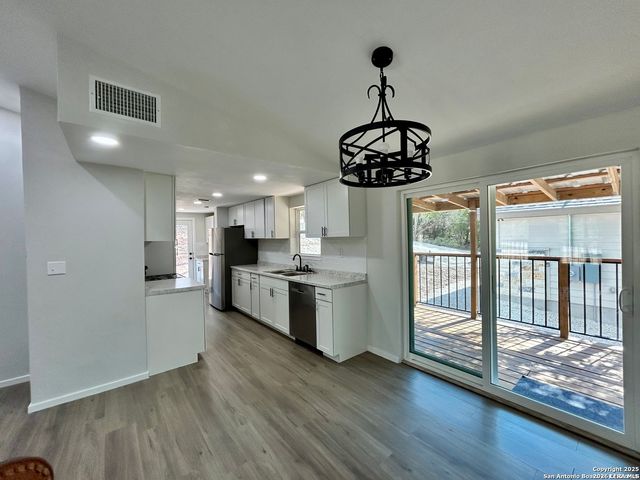 1250 Pecan Circle, Canyon Lake, TX 78133