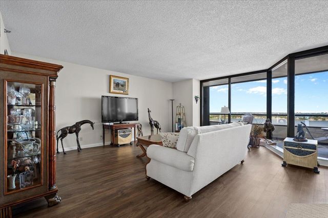 100 Lakeshore Drive 1854, North Palm Beach, FL 33408