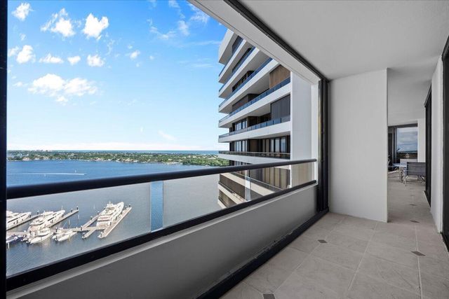 100 Lakeshore Drive 1854, North Palm Beach, FL 33408