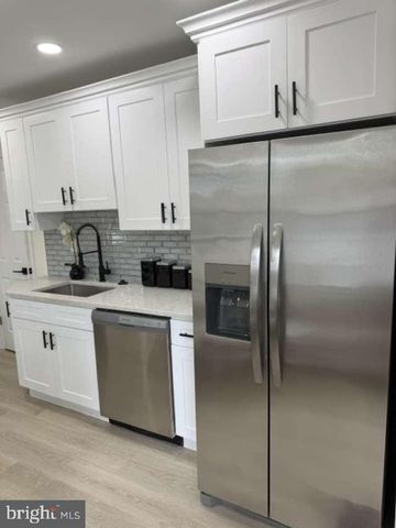 8325 STOW RD, Pennsauken, NJ 08110