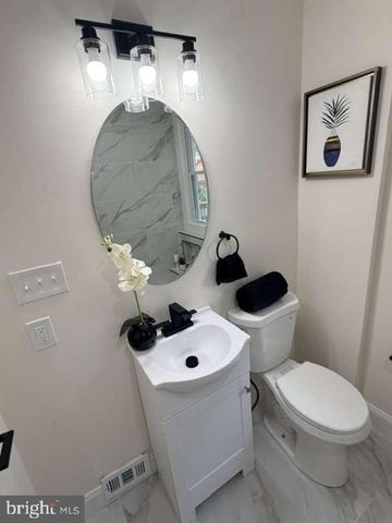 8325 STOW RD, Pennsauken, NJ 08110