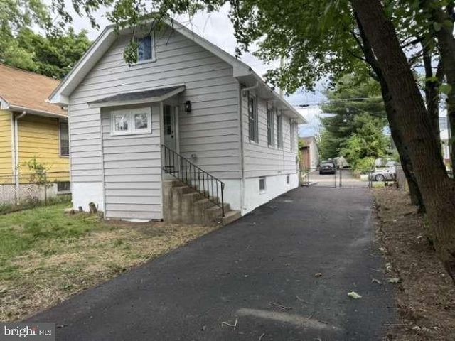 8325 STOW RD, Pennsauken, NJ 08110