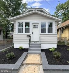 8325 STOW RD, Pennsauken, NJ 08110