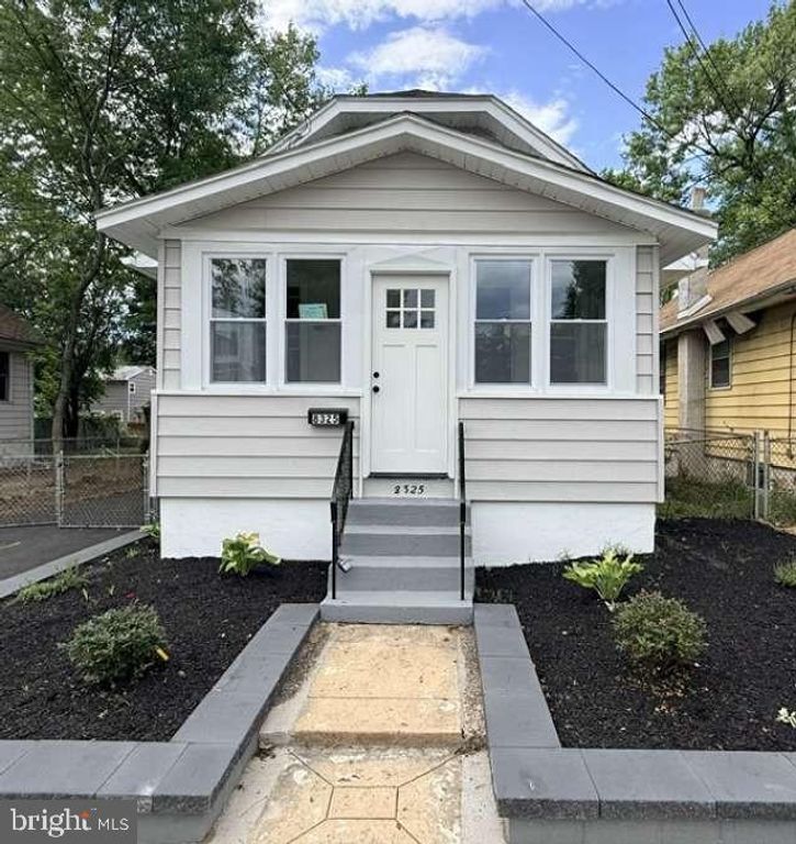 8325 STOW RD, Pennsauken, NJ 08110
