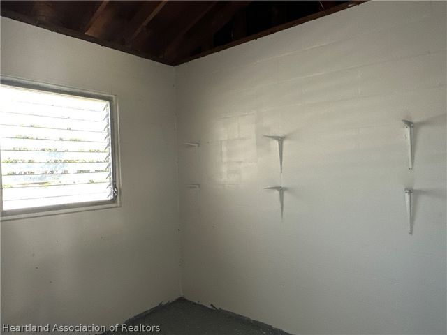 1327 Hotiyee Avenue, Sebring, FL 33870