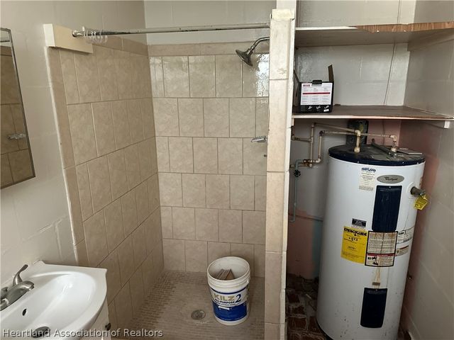 1327 Hotiyee Avenue, Sebring, FL 33870