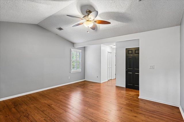 302 Factors Walk, Summerville, SC 29485