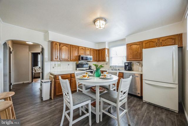 25 STATION AVE, Somerdale, NJ 08083