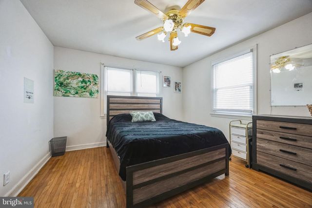 25 STATION AVE, Somerdale, NJ 08083