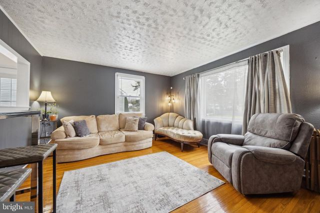 25 STATION AVE, Somerdale, NJ 08083