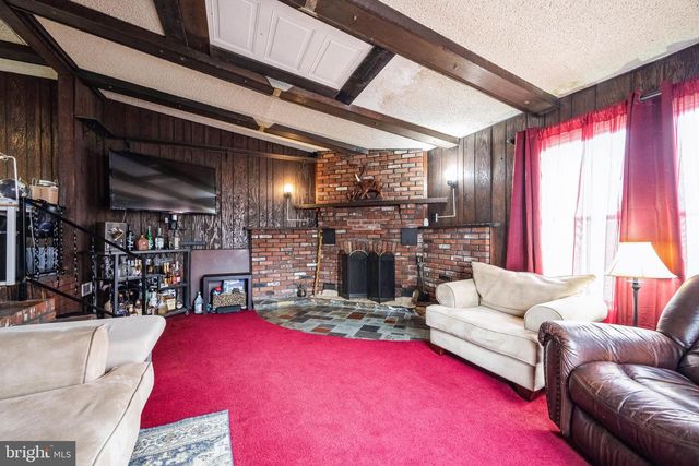 25 STATION AVE, Somerdale, NJ 08083