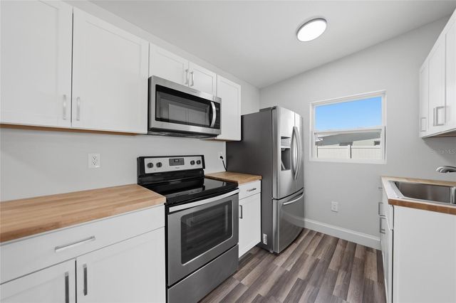 21203 MEEHAN AVENUE, Port Charlotte, FL 33952