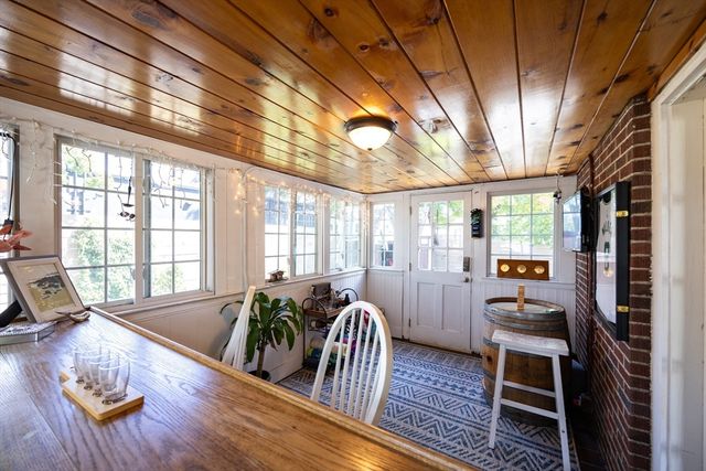 25 Brewster Rd, Framingham, MA 01702