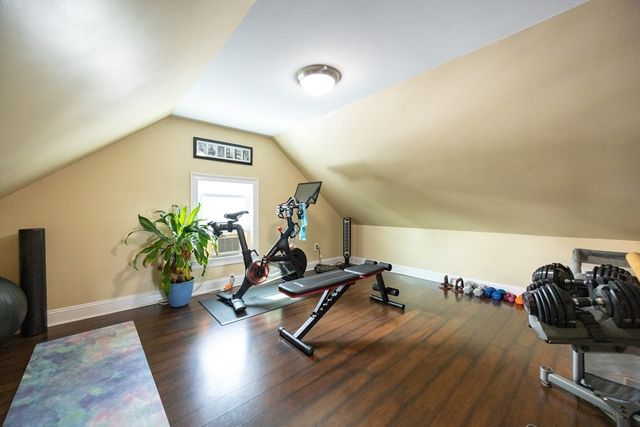 25 Brewster Rd, Framingham, MA 01702