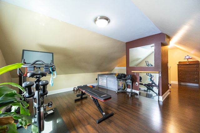 25 Brewster Rd, Framingham, MA 01702