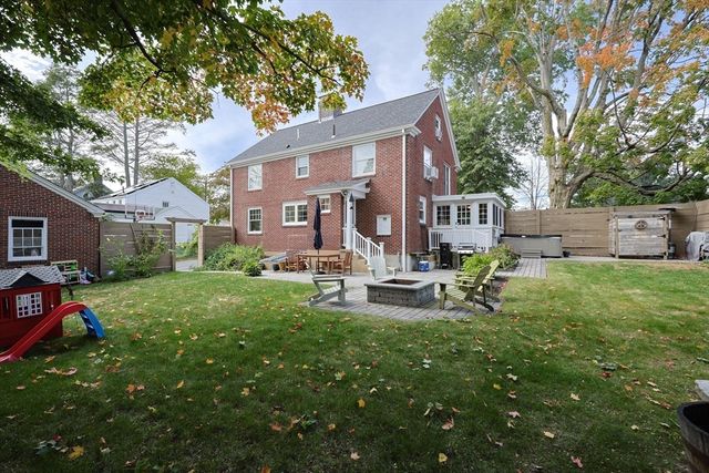 25 Brewster Rd, Framingham, MA 01702