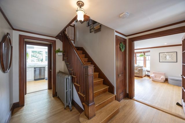 25 Brewster Rd, Framingham, MA 01702