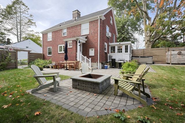 25 Brewster Rd, Framingham, MA 01702