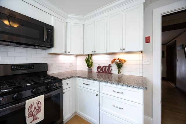 25 Brewster Rd, Framingham, MA 01702