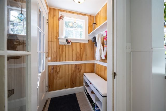 25 Brewster Rd, Framingham, MA 01702