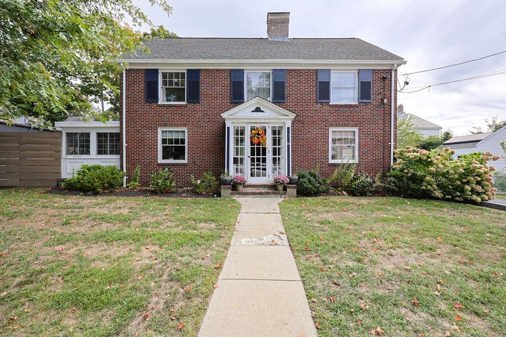 25 Brewster Rd, Framingham, MA 01702