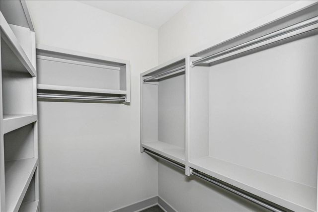 2929 S Bunker Hill Ct, Wichita, KS 67210