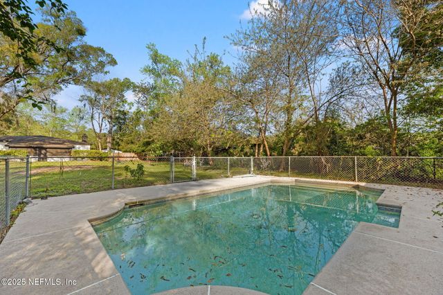 6211 FIRESTONE Road, Jacksonville, FL 32244