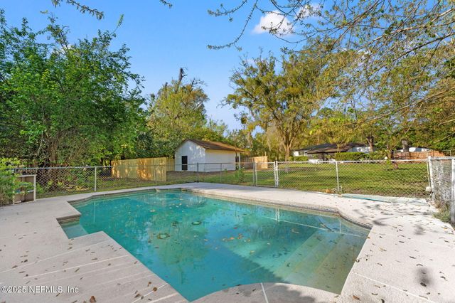 6211 FIRESTONE Road, Jacksonville, FL 32244