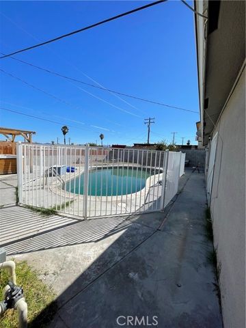 313 Broadway, Barstow, CA 92311