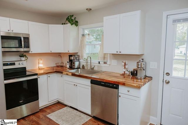 2 Polly Street, Honea Path, SC 29654