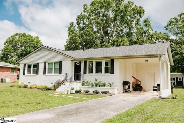 2 Polly Street, Honea Path, SC 29654