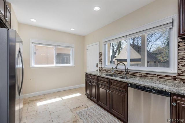 18221 Muirland Rd, Detroit, MI 48221