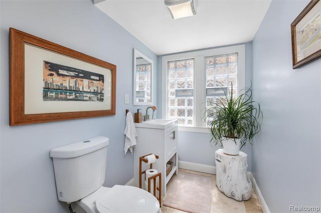 18221 Muirland Rd, Detroit, MI 48221