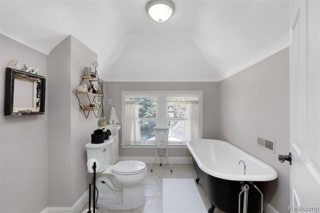 18221 Muirland Rd, Detroit, MI 48221