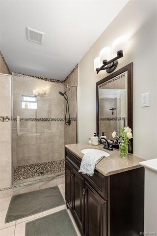 18221 Muirland Rd, Detroit, MI 48221