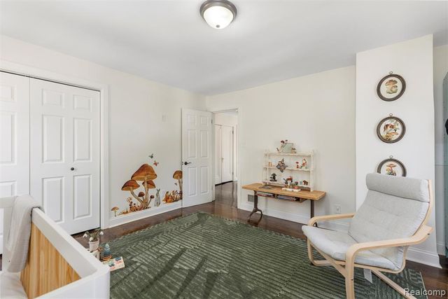 18221 Muirland Rd, Detroit, MI 48221