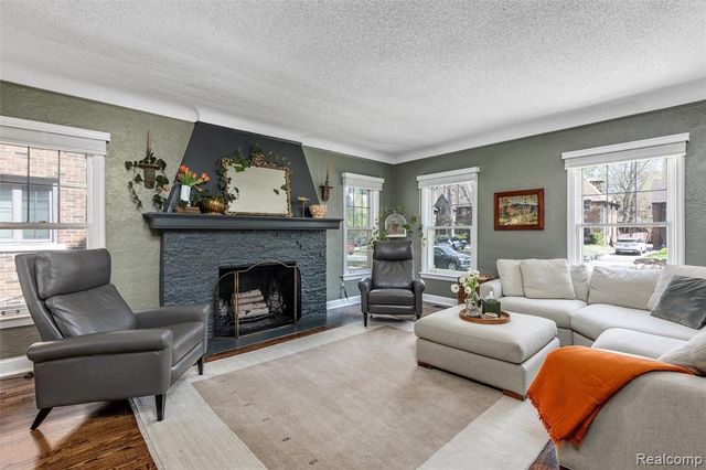 18221 Muirland Rd, Detroit, MI 48221