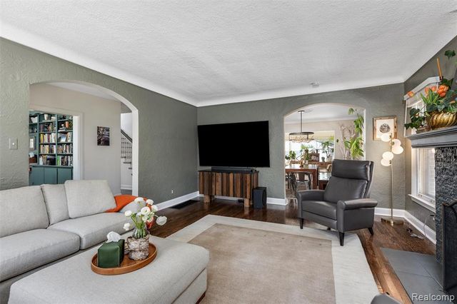 18221 Muirland Rd, Detroit, MI 48221