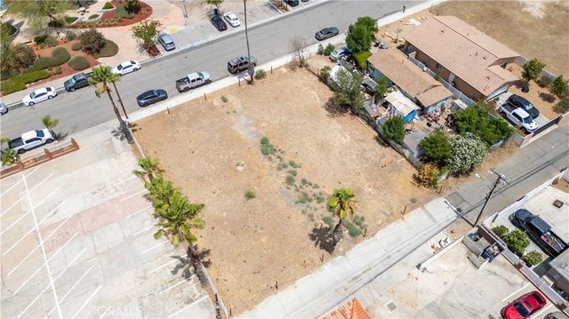 125 E 10th St, Perris, CA 92570