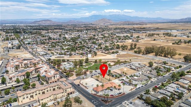 125 E 10th St, Perris, CA 92570