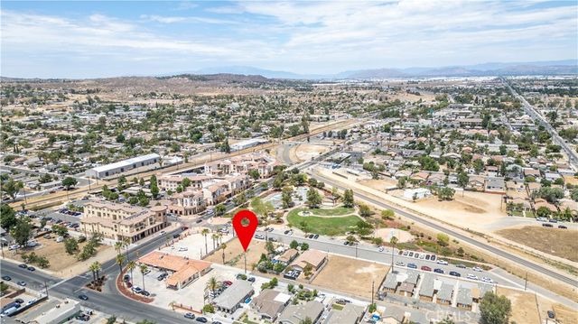 125 E 10th St, Perris, CA 92570