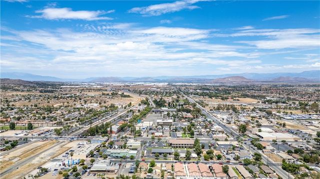 125 E 10th St, Perris, CA 92570