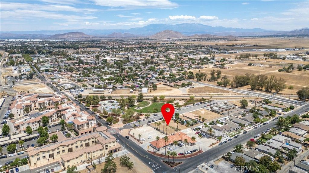 125 E 10th St, Perris, CA 92570 — photo 5