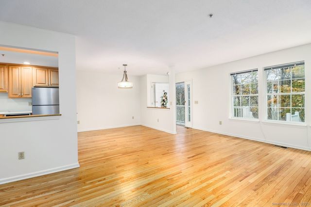 633 Danbury Road APT 21, Ridgefield, CT 06877