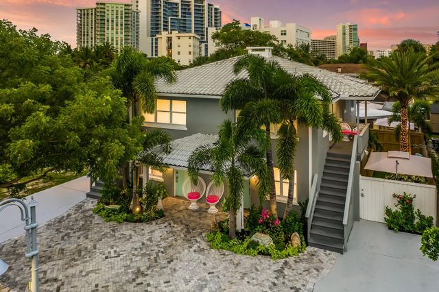 161 GOLDEN GATE POINT, Sarasota, FL 34236