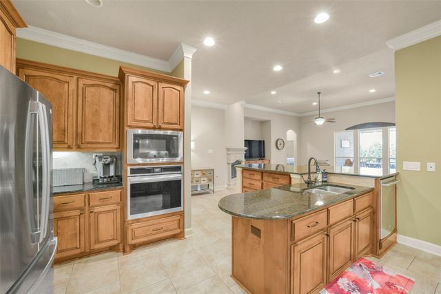 21214 Redcrest Manor Drive, Richmond, TX 77406